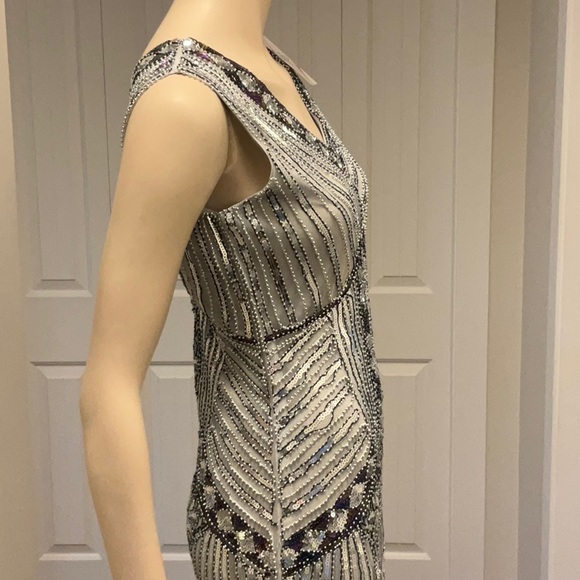 NWT Uijiu Women’s Silver 1920s Reproduction Dress Size XS - Picture 7 of 11